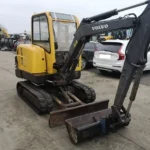 VOLVO EC30/282 + 3 GODETS 2006 – Mini Pelle – 3T (Non destinée au transport de passagers)