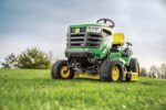 Tondeuse autoportée John Deere X107 + Obturateur mulching Série 100 – Image 5