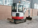 TAKEUCHI TB23R + 3 GODETS – Mini Pelle 2,6T – Image 4